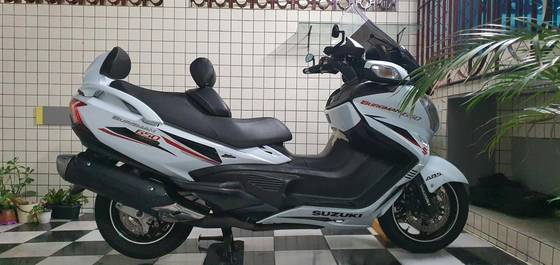 SUZUKI BURGMAN 650 EXECUTIVE 